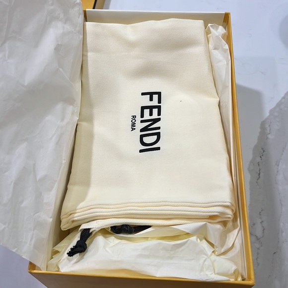 Fendi signature logo slide sandal - Picture 5 of 6